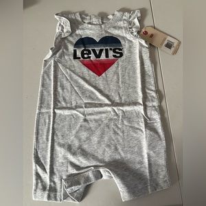 LEVI’S Girls Size 12M Graphic Heart Print Logo One Piece Short Sleeve Bodysuit